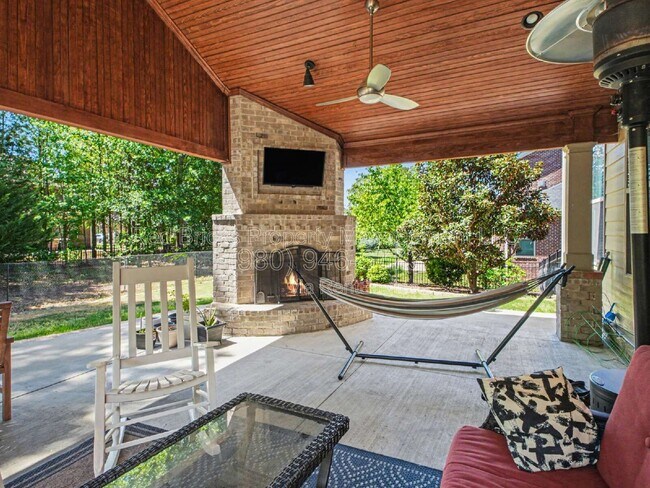 Building Photo - 8742 Whitehawk Hill Rd