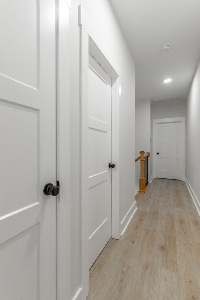 Building Photo - 1124 Garfield St