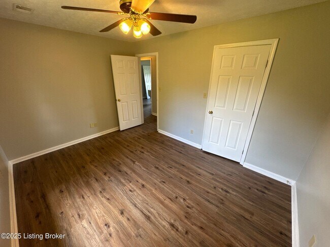 Building Photo - 123 Purcell Ave