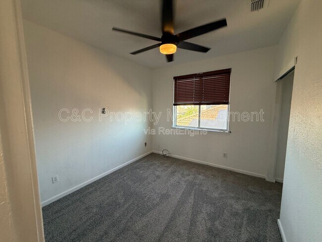 Building Photo - 10477 Albert Dr