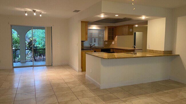 Building Photo - Private Siesta Key Retreat Minutes from World-Famous Beach