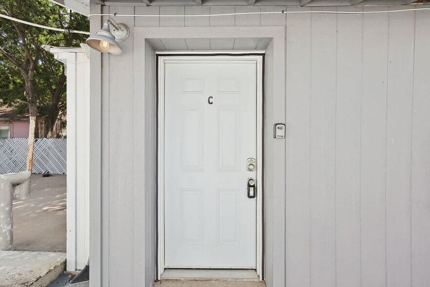 Building Photo - 329 Blandin St