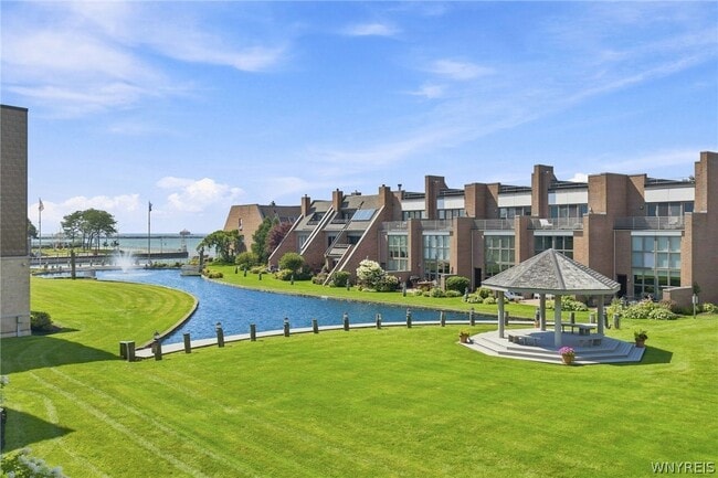Building Photo - 264 Lakefront Blvd