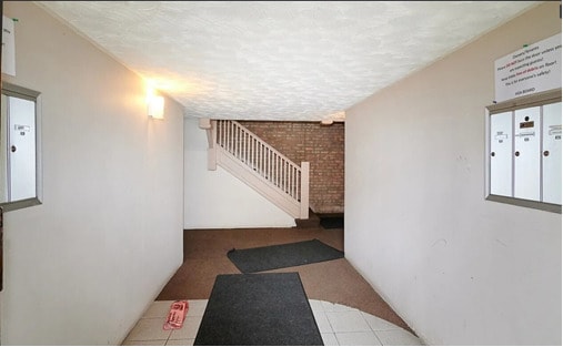 Building Photo - 7223 S Euclid Ave