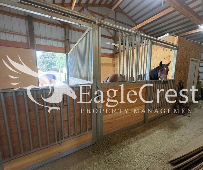 Building Photo - Beautiful Five Bedroom Home with Acreage