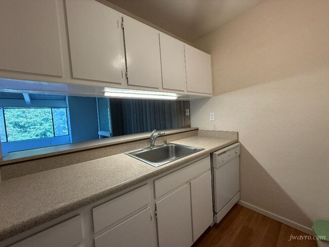 Building Photo - 85 Ora Way