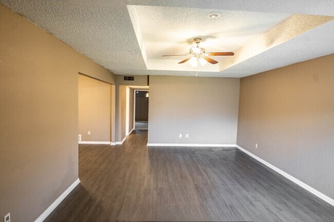 Building Photo - 1811 San Rafael St