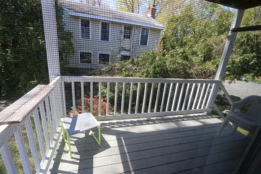 Building Photo - 56 Standish St