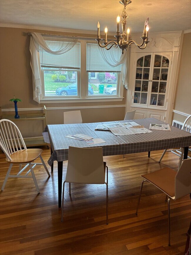 Building Photo - Beautiful single family house in a prime location in Newton