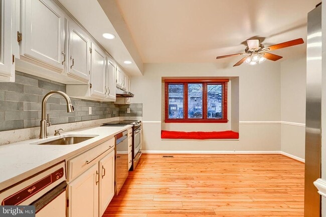 Building Photo - 414 Five Farms Ln