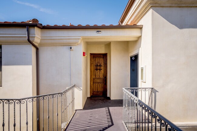 Building Photo - 342 Myrtle St