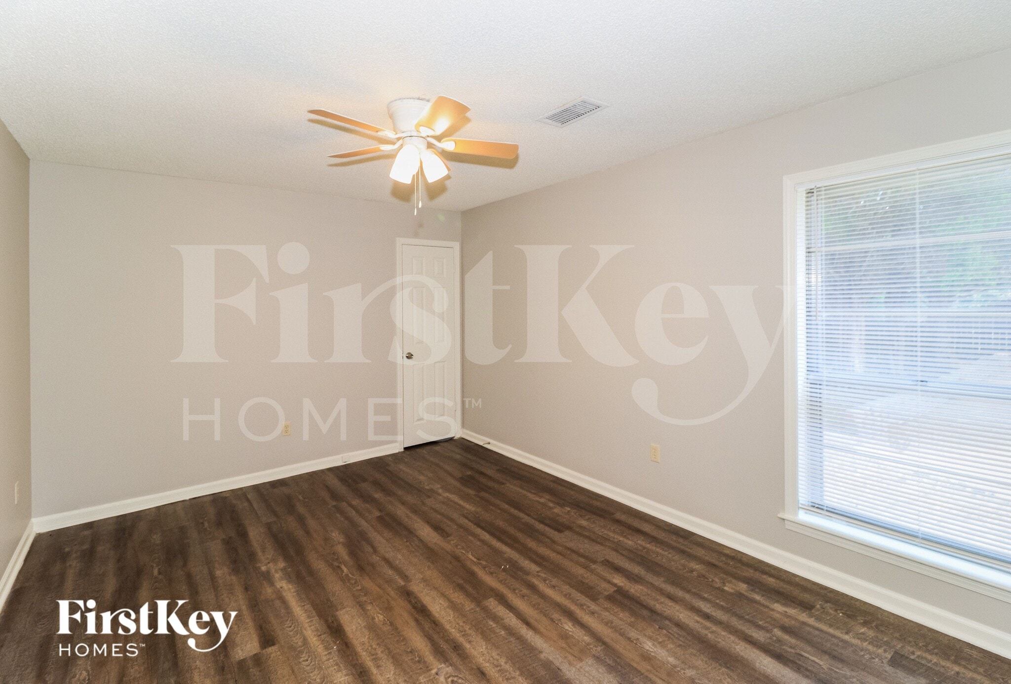 Building Photo - 6041 Colonyhill Dr