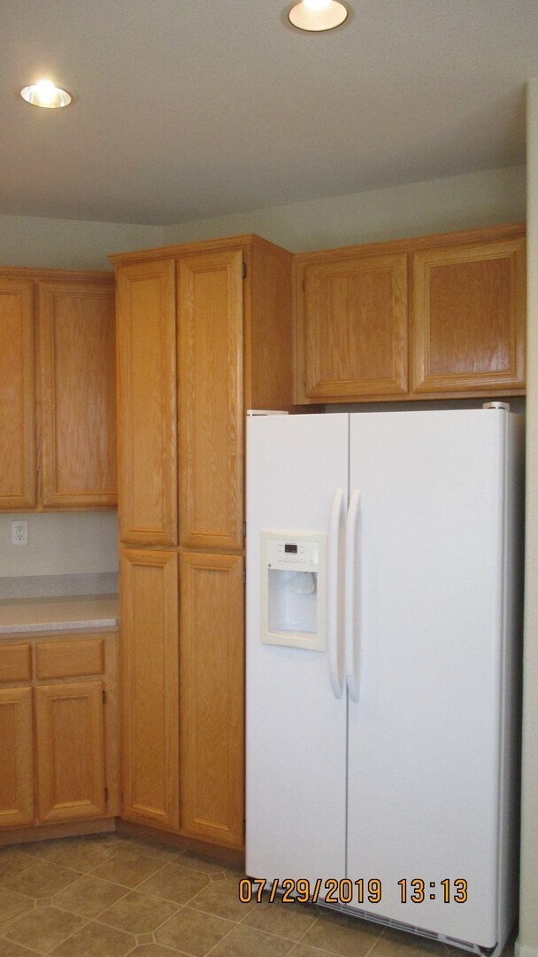 Building Photo - 451 Edgewood Dr