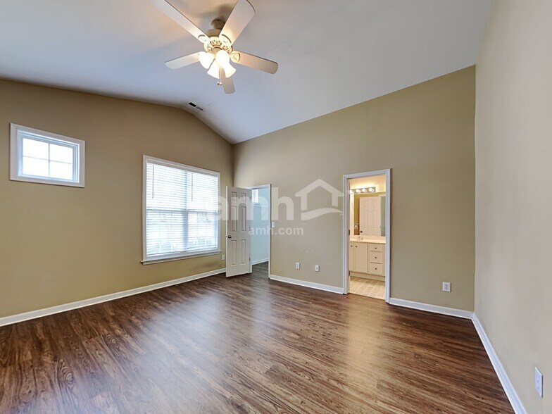 Building Photo - 204 Marino Pl