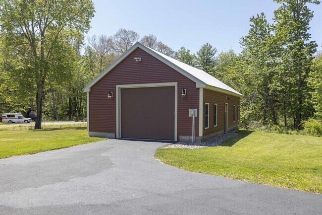 Building Photo - 398 Sam Allen Rd