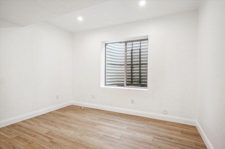 Building Photo - 2615 Elmira St