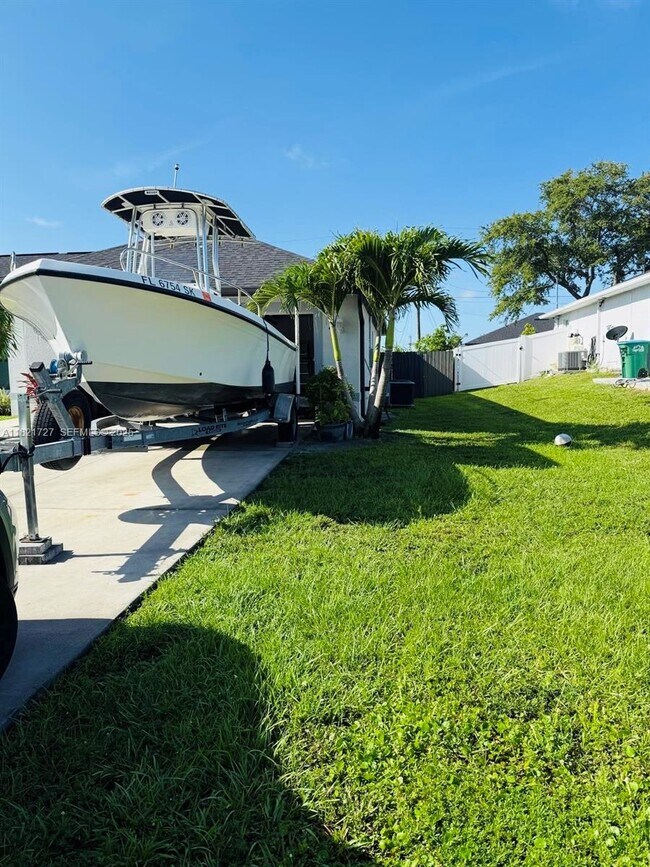 Building Photo - 500 NW 5th St