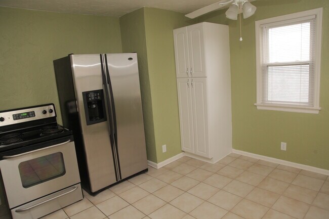 Building Photo - 1536 Elmwood Ave