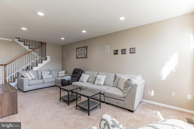 Building Photo - 123 Westbrook Dr
