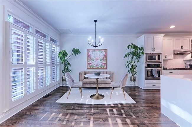 Building Photo - 5569 Julian Pl