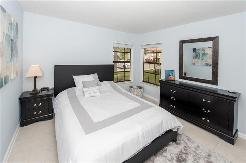 Building Photo - 301 Olivewood Pl
