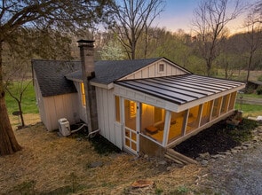 Building Photo - 37905 Snickersville Turnpike