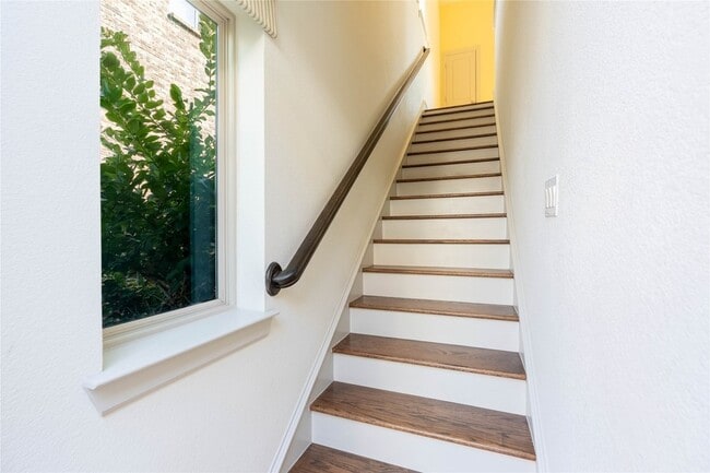 Building Photo - 1016 Peacock Blvd