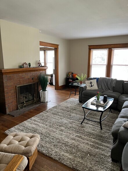 Building Photo - 1301 Fulton St W