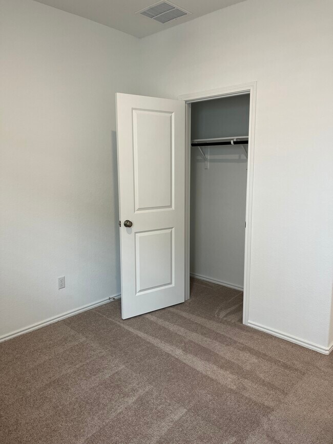 Building Photo - 132 Dollars Dr