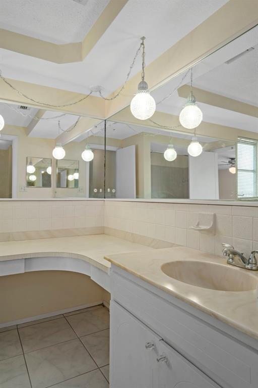 Building Photo - 7403 Populus Dr