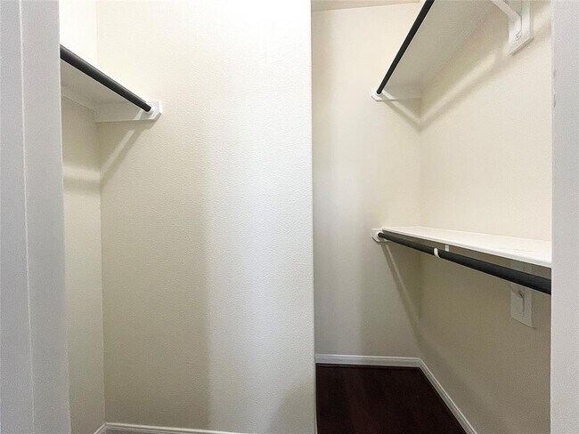 Building Photo - 5366 Blue Mountain Ln