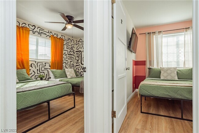 Building Photo - 2205 Santa Paula Dr