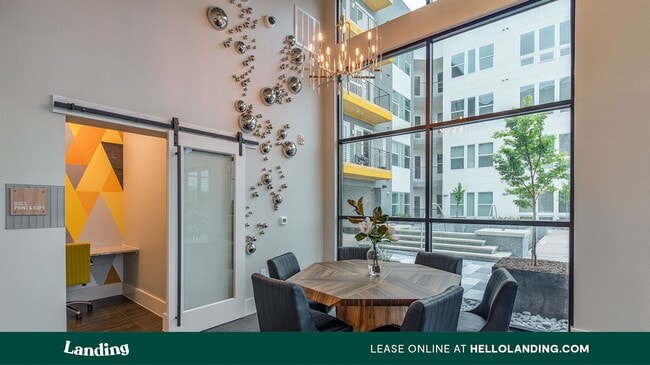 Building Photo - 315 W Magnolia Ave