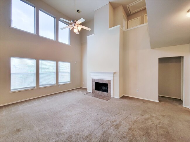Building Photo - 4926 Lake Gladewater Ct