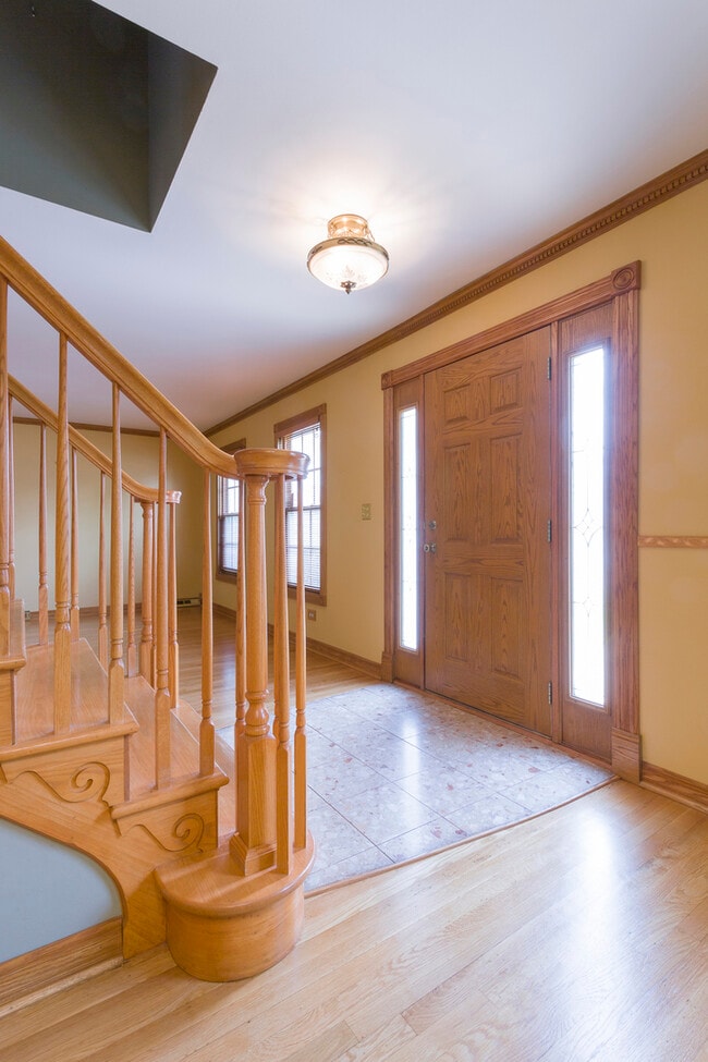 Building Photo - 1301 N Northwest Hwy