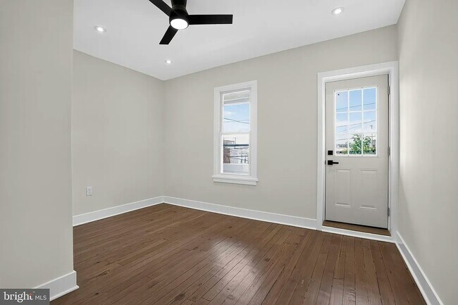 Building Photo - 3815 Foster Ave