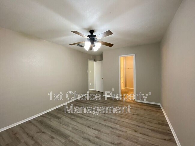 Building Photo - 2311 Kingsford Ct