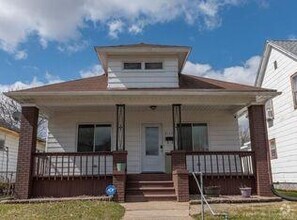 Building Photo - 2117 Kemble Ave