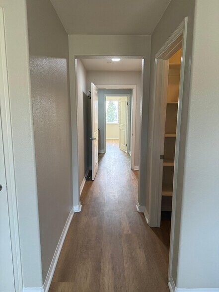 Building Photo - 335 N Fenimore Ave