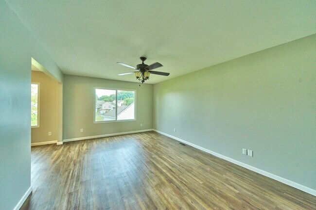 upstairs living room - 1080 Fairlane Ct