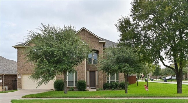Building Photo - 100 Lake Mineral Wells Dr