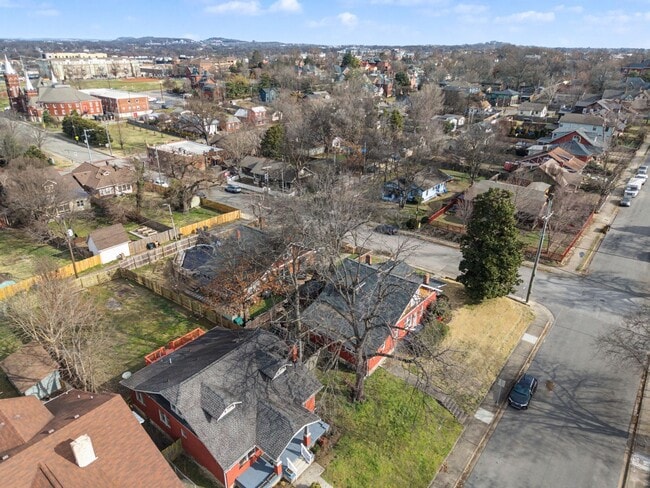 Building Photo - Rare historic East Nashville bungalow for rent; 4 Beds 3 Baths, 1,806 SqFt, fenced yard