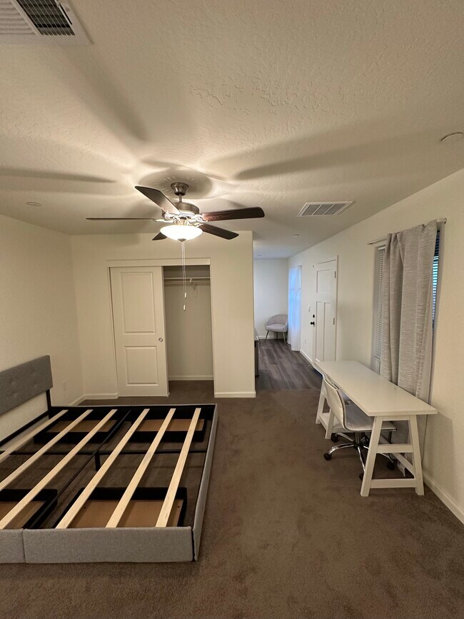 Building Photo - GenUnit Suite, Sterling Hl Ct