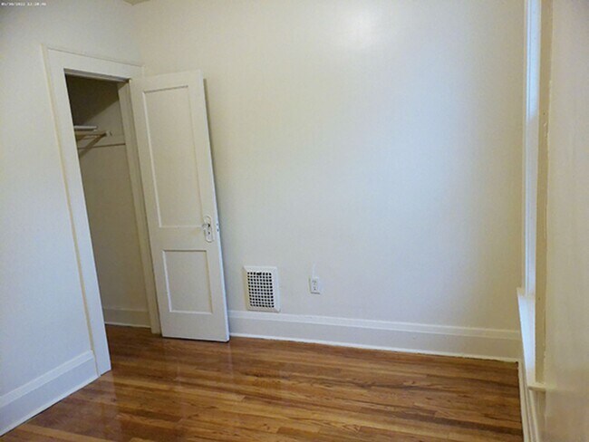 Building Photo - 147 Fellows Ave