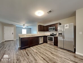 Building Photo - 804 The Heights Ln