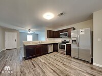 Building Photo - 804 The Heights Ln