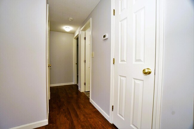 Building Photo - 50 Brookside Dr