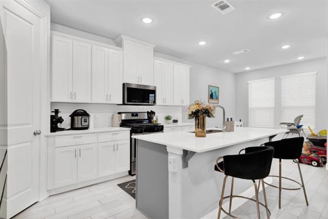 Building Photo - 525 Teton St