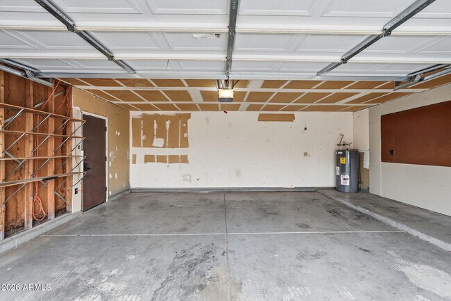 Building Photo - 630 E Jensen St