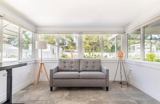 Building Photo - 1205 W Adalee St